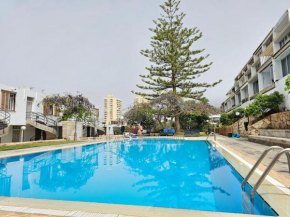 HOLIDAYS BEACH & POOL ,AIRCOND , Las Americas